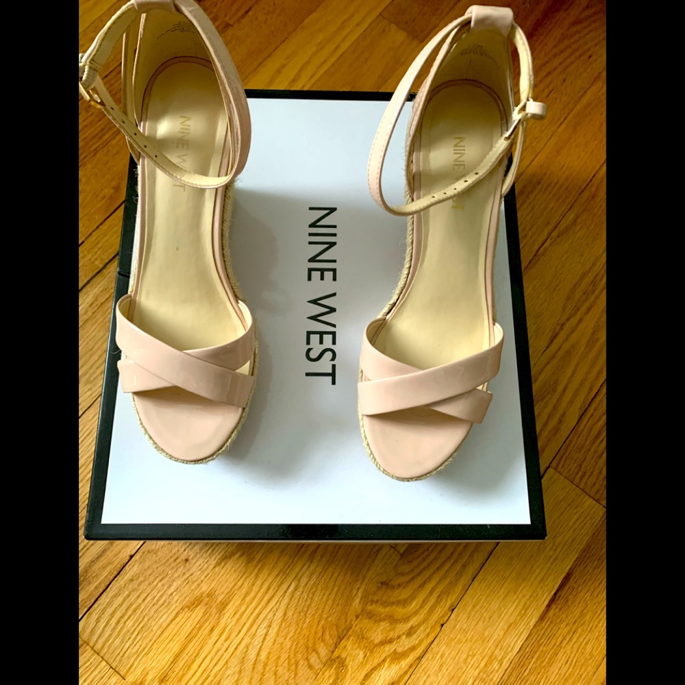 EUC Nine West Wedges-size 7.5
